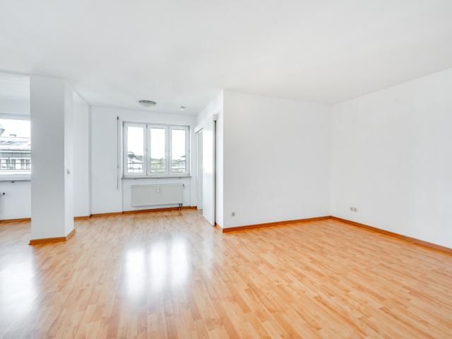 AIGNER Großzügige 1,5 Zimmer Maisonettewohnung mit separater Küche