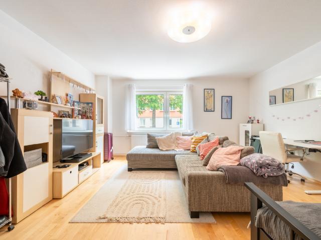 AIGNER Großzügige 1 Zimmer Wohnung mit Balkon in Schwabing West