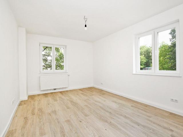 AIGNER Erstbezug nach Sanierung: 2 Zimmer Wohnung mit Einbauküche in Ramersdorf!
