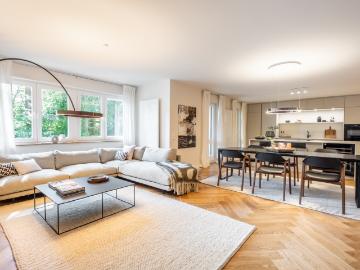 AIGNER Exklusives Wohnen mit Stil: Luxussanierte Etagenwohnung auf höchstem Niveau