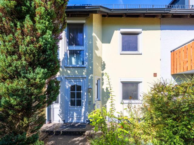 AIGNER Familienfreundlich wohnen in Pasing: Großzügiges RMH mit Westgarten & Stellplatz