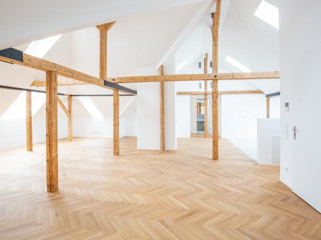 AIGNER Familienparadies in Schwabing: Exklusives 4 Zimmer Penthouse mit Loggia und Top Aussicht