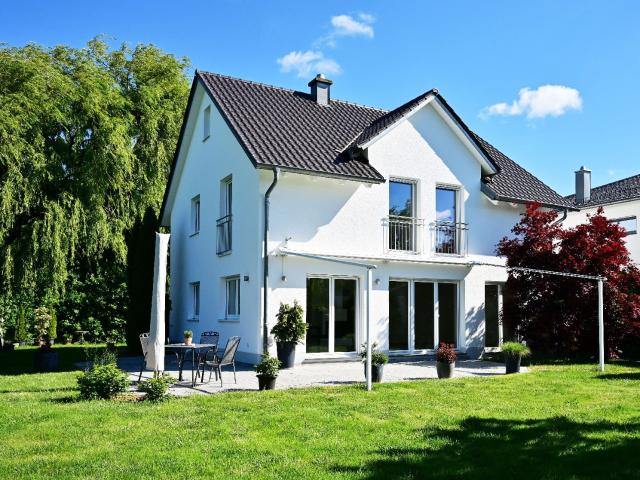AIGNER Hochwertiges Einfamilienhaus mit traumhaften Garten