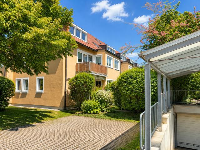 AIGNER Helle 2 Zimmer Wohnung mit Südbalkon in gepflegtem Zustand