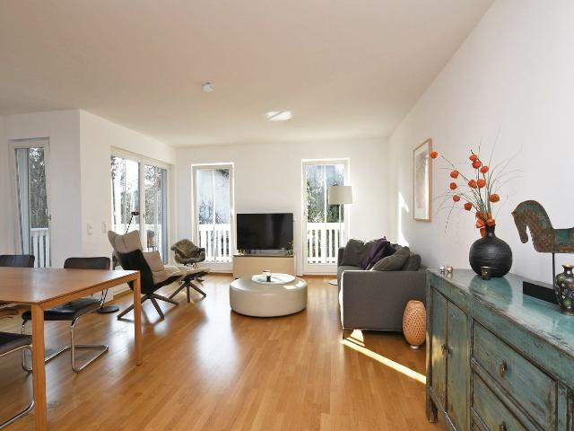 AIGNER Helle 4 Zimmer Wohnung in ruhiger und schöner Wohnanlage