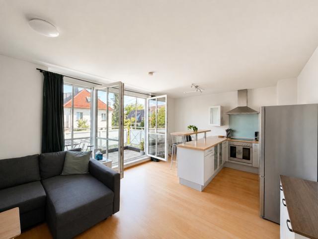 AIGNER Lichtdurchflutete 2 Zimmer Wohnung im grünen Obermenzing