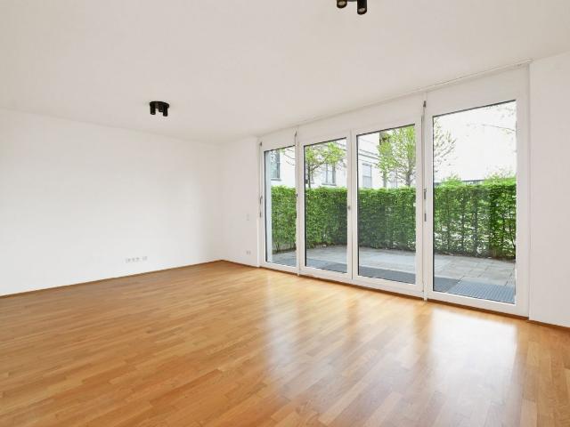 AIGNER Moderenes Reihenhaus mit Souterrain in Perlach!
