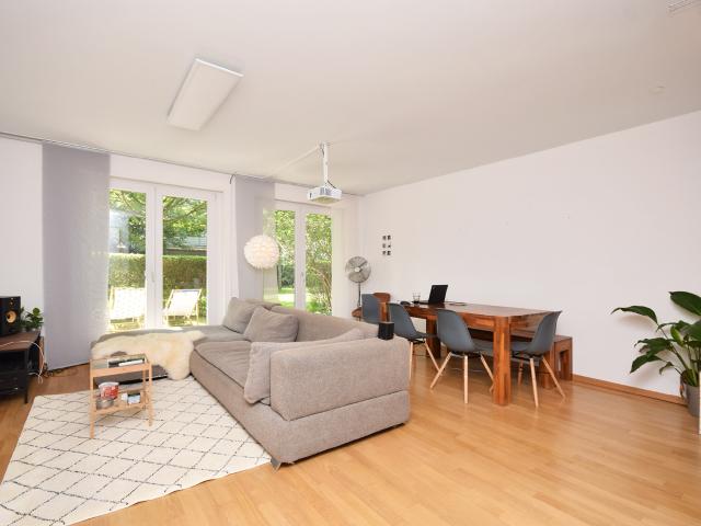 AIGNER Moderne 2 Zimmer Terrassenwohnung mit Gartenanteil in Neuhausen