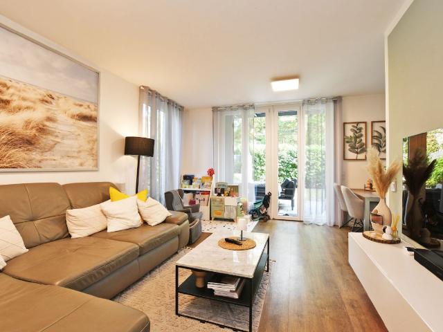 AIGNER Moderne 3 Zimmer Wohnung mit Süd und Nordterrasse, in ruhiger Lage