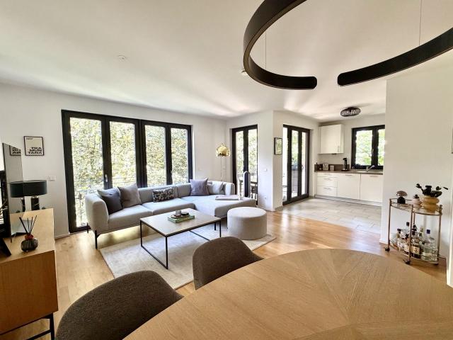 AIGNER Moderne, ideal geschnittene 3 Zimmer Wohnung mit Südbalkon in Oberföhring