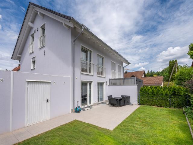 AIGNER Modernes Wohnen in familienfreundlicher Lage