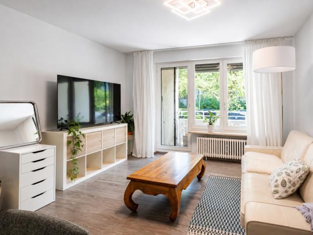 AIGNER Sanierte 2 Zimmer Wohnung mit Ostloggia in Daglfing