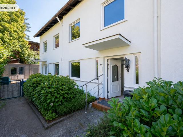 AIGNER Sanierungsbedürftiges Reihenmittelhaus in Starnberg