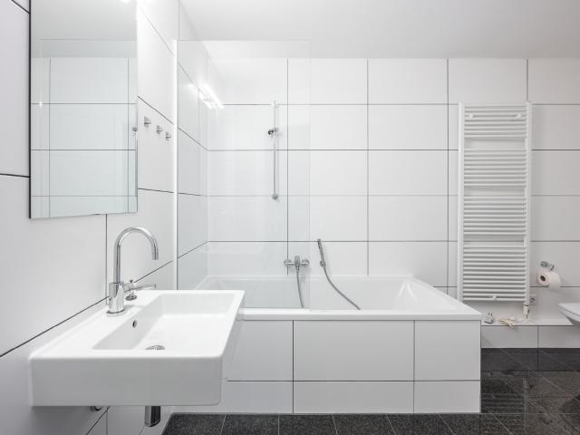 AIGNER Rarität beim Kaiserplatz: Neuwertige 3 Zimmer Wohnung mit 2 Balkonen und Innenhoflage