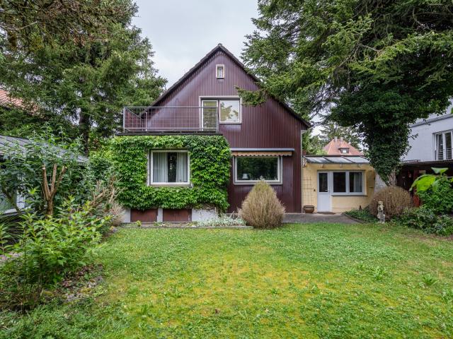 AIGNER Ruhig gelegenes Einfamilienhaus mit großzügigem Garten in Hadern