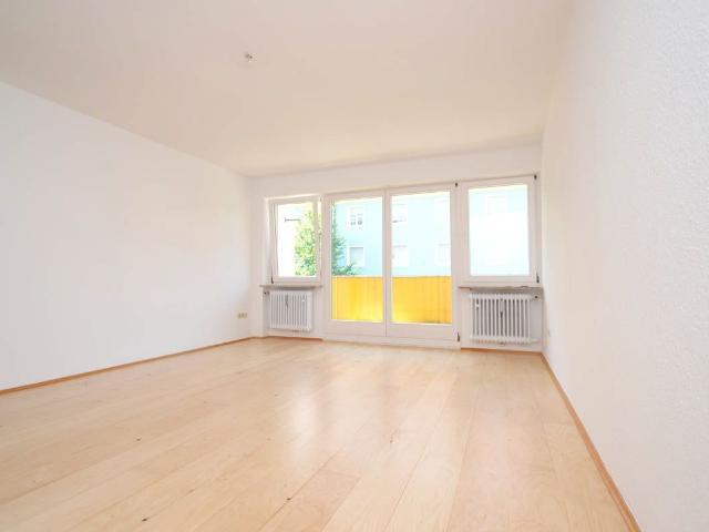 AIGNER Wohnen in Bestlage Bogenhausen! Tolle 2,5 Zimmer Wohnung mit West Balkon