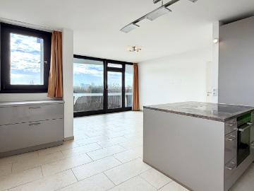 AIGNER Weitblick über München: Ideal geschnittene 2 Zimmer Wohnung mit Balkon Erbbaurecht