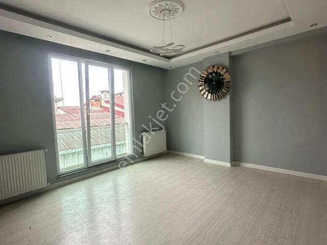 Aile Oturumuna Uygun 2+1 Ara Kat Kiralık Daire!