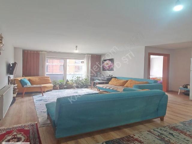 Aile Oturumuna Uygun Site İçerisinde 2+1 Satılık Daire