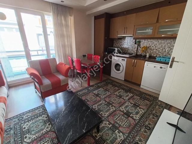 Aile Apartında Hacıkaplanlar Cami Yanı 55m2 1+1 Eşyalı Kiralık