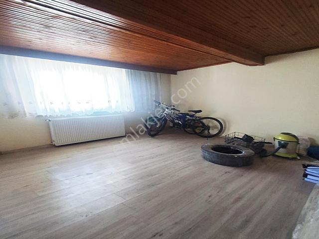 Aileler İçin İdeal! Geniş Ve Ferah Kiralık 2+1 Çatı Katı Daire