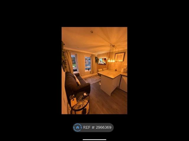 Ailsa Court, Hamilton ML3, 1 bed flat to rent, £740 pcm | PrimeLocation