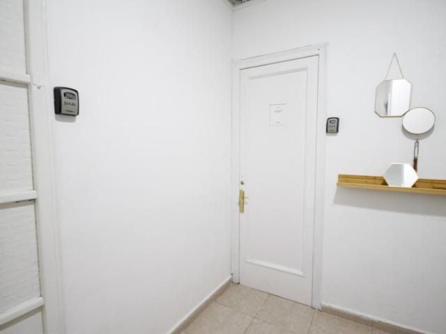 Airy double bedroom in Sant Andreu de Palomar