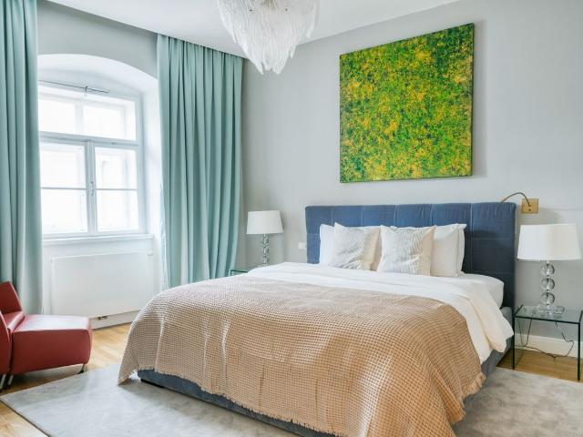 Airy Innere Stadt 2BR w/ Office in Core City Center, Vienna Amsterdam Apartments for Rent