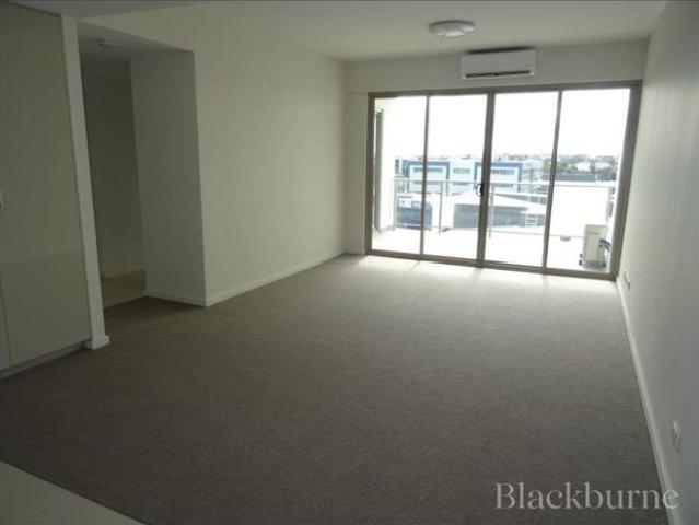 AIR CON, SECURE PARKING & PRIVATE BALCONY