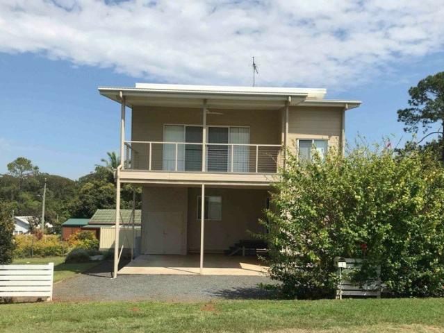 AIR CONDITIONED 3 Bedroom Home, 2 Kitchen, 2 Bath incl Separate Unit
