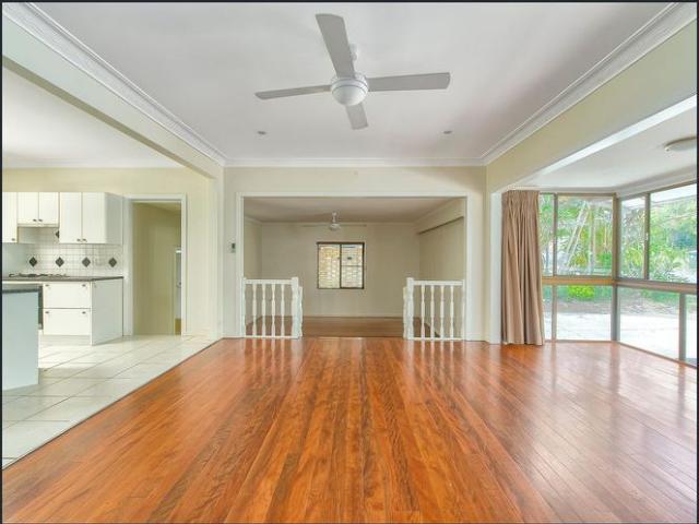 AIR CONDITIONED, 3 BEDROOM HOME + STUDY IN PRIVATE STREET !