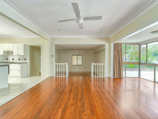 AIR CONDITIONED, 3 BEDROOM HOME + STUDY IN PRIVATE STREET !