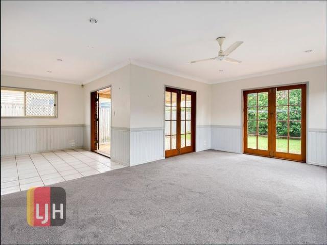 AVAILABLE NOW LOVELY 4 BEDROOM HOME IN HENDRA