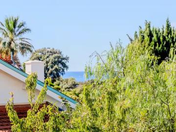 Air conditioned and bright apartment with sea view Antibes