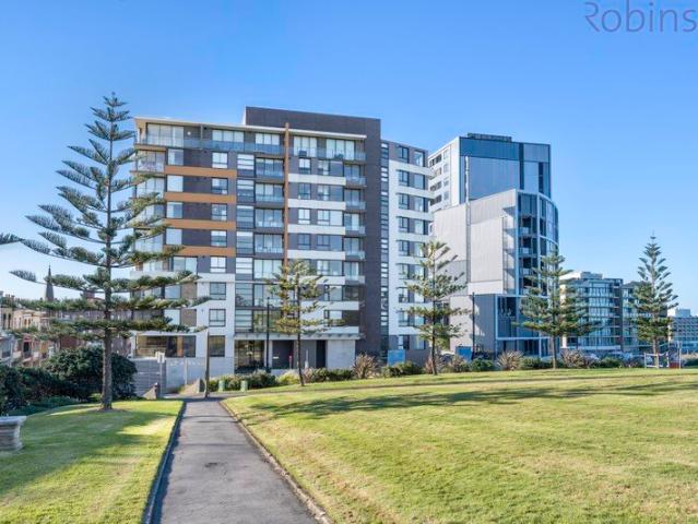 Air conditioned apartment near Newcastle Beach