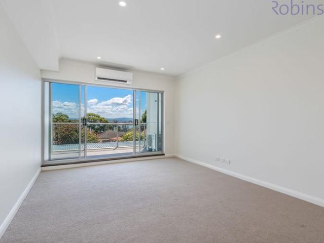 Air conditioned apartment close to lake foreshore