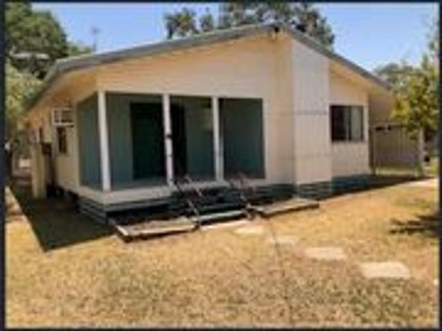 Air conditioned Family Home in Quiet Area!