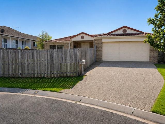 Air Conditioned Family Home Located in a Gated Community