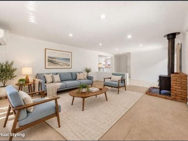 Air Conditioned Family Home with Flexible Floorplan!