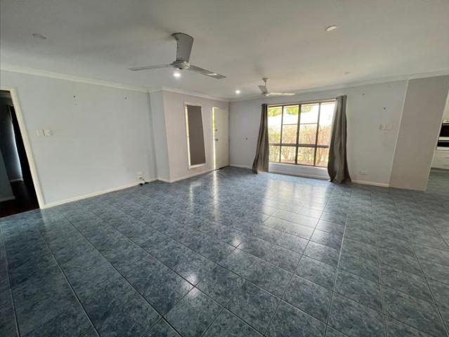 AIR CONDITIONED HOME WITH 2 BAY SHED