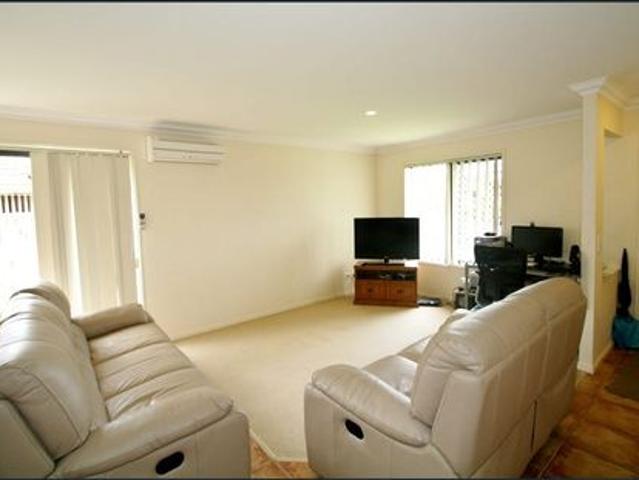 Air Conditioned Lowset Home In Very Popular Estate In Murrumba Downs