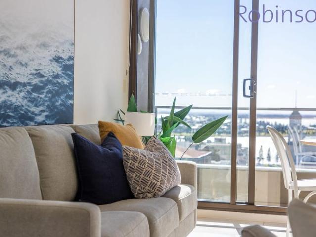 Air conditioned studio apartment with WOW views