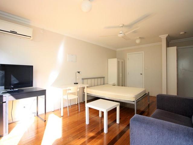Air Conditioned Studio Includes Water Great Location!