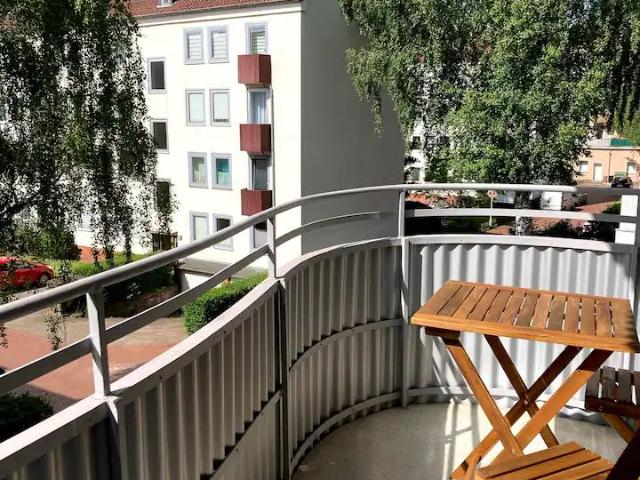 Airbnb Superhost flat near Mainstation, Hannover Amsterdam Apartments for Rent