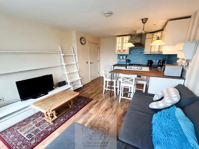 Airco Close NW9, 2 bed flat to rent, £1,800 pcm | PrimeLocation