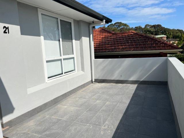 Airconditioned rooms available in gorgeous share house! Furnished and all bills included!