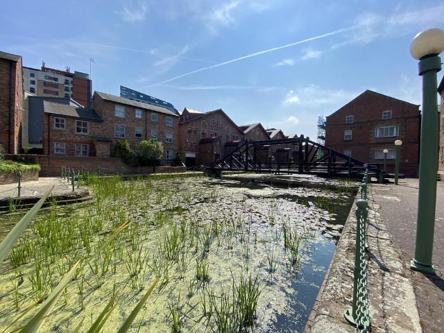 Aire House, Navigation Walk, Leeds. 1 bed flat to rent £975 pcm £225 pw