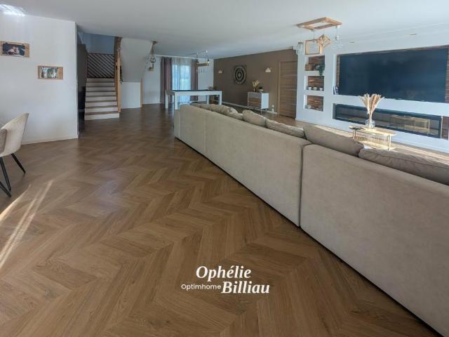 AIRE SUR LA LYS – CONTEMPORAINE 2025 – ENV. 250 M² – 5 CHAMBRES – 2 663 M²