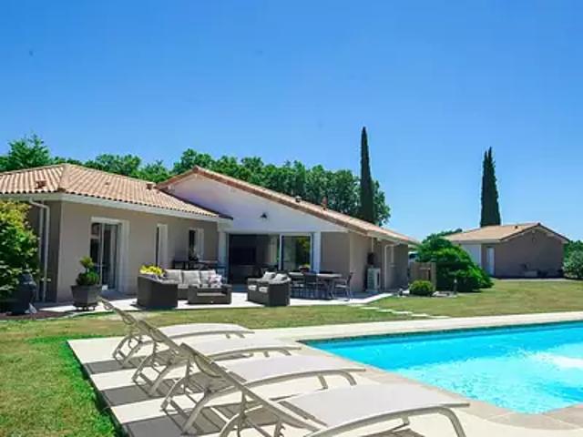 Aire sur l'Adour 40800 Achat / Vente maison 6 pièces t6 piscine terrasse