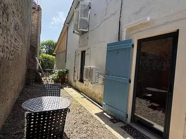 Aire sur l'Adour 40800 Location appartement 1 pièce t1 terrasse